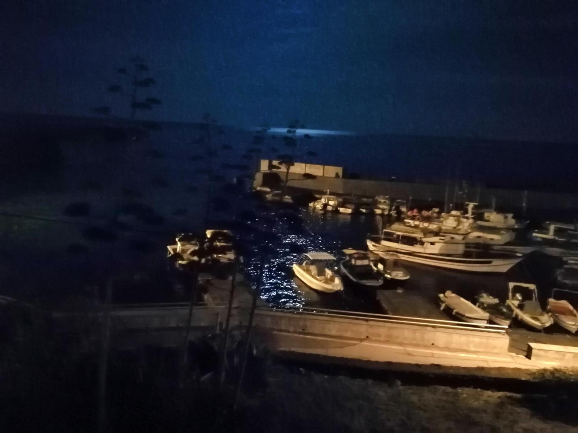 Acirealevacanze - Romantica Camera Sul Mare Экстерьер фото